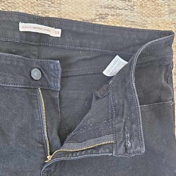 Signature by Levi Strauss Black Straight Leg Jeans - Picture 4 of 6
